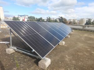 Système d’injection sur le réseau électrique d’une installation photovoltaïque d’une puissance de 10 kW dans la ville de Tanger.